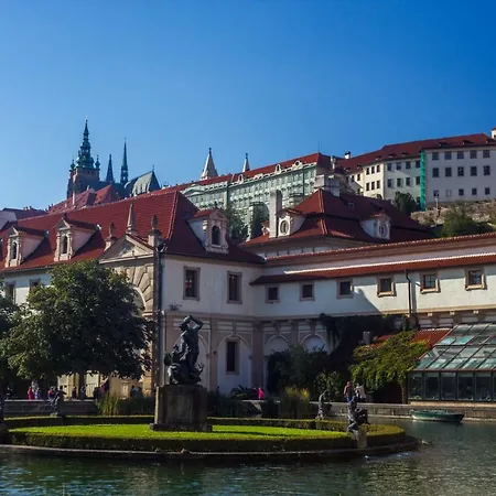 Appartement Charming Close To Old Town&metro Praag