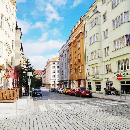 Charming Close To Old Town&metro