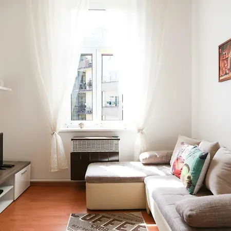 Charming Close To Old Town&metro *